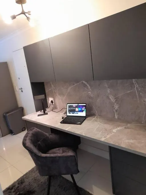 Modern 2 Bedroom Apartment In Chapel Towers - Beautiful Table Mountain View Cape Town